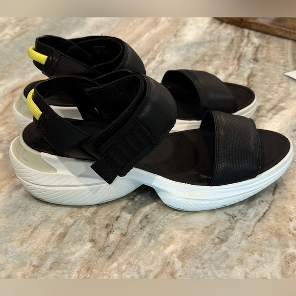 Women’s SOREL Explorer Blitz stride black sandals- Size 9 - Picture 7 of 11